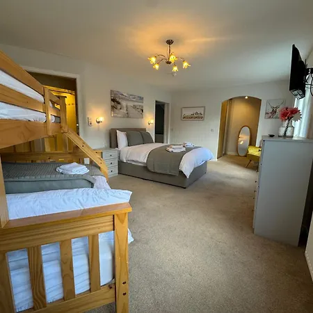 Riverside House Konukevi 3*