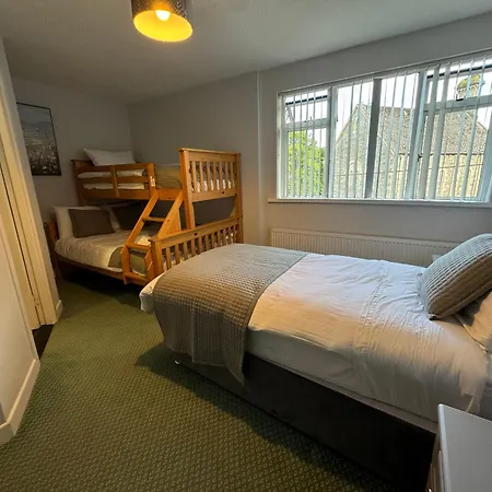 Riverside House Guest house