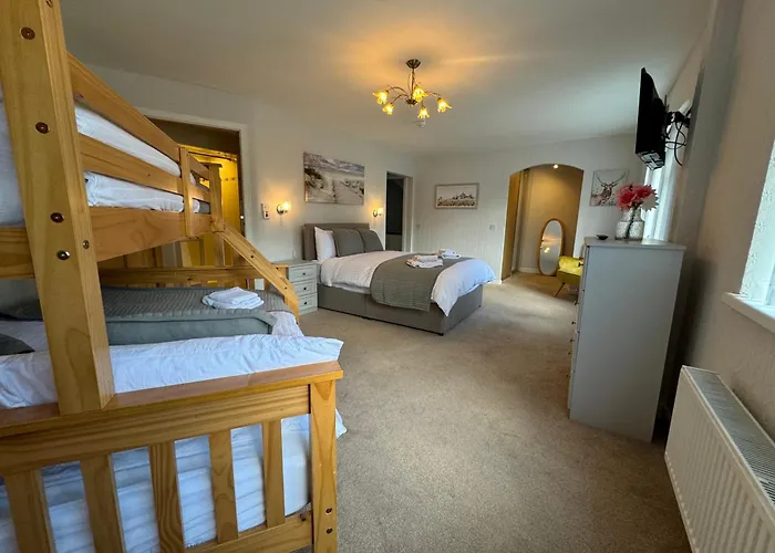 Riverside House Pensionat 3*