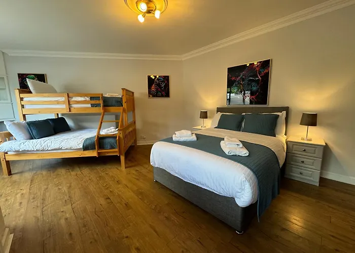 بيت ضيافة Riverside House Donegal Town